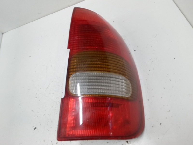 Recambio de piloto trasero derecho para opel corsa b (s93) 1.2 i 16v (f08, f68, m68) referencia OEM IAM 67732660  