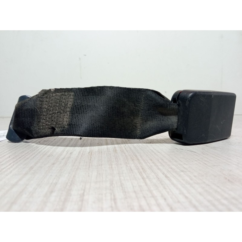 Recambio de anclaje cinturon trasero central para peugeot 206 hatchback (2a/c) 1.4 i referencia OEM IAM 2301101  