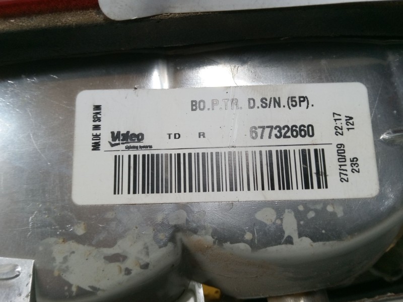 Recambio de piloto trasero derecho para opel corsa b (s93) 1.2 i 16v (f08, f68, m68) referencia OEM IAM 67732660  