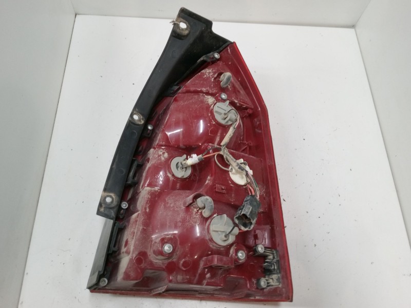 Recambio de piloto trasero izquierdo para hyundai tucson (jm) 2.0 crdi referencia OEM IAM 924102E010  