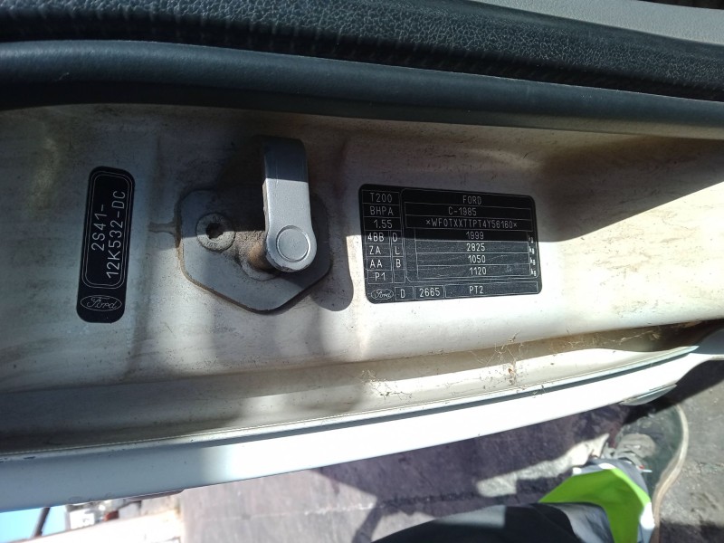 ford tourneo connect del año 2004