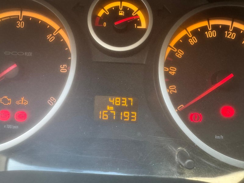 opel corsa d (s07) del año 2009