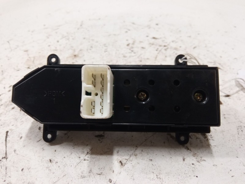 Recambio de mando elevalunas delantero derecho para hyundai santa fé ii (cm) 2.2 crdi gls referencia OEM IAM 935752B000S4  