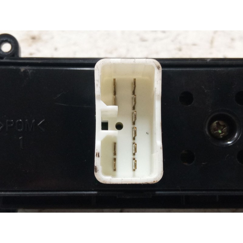 Recambio de mando elevalunas delantero derecho para hyundai santa fé ii (cm) 2.2 crdi gls referencia OEM IAM 935752B000S4  