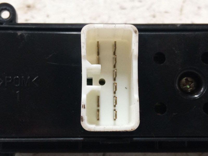 Recambio de mando elevalunas delantero derecho para hyundai santa fé ii (cm) 2.2 crdi gls referencia OEM IAM 935752B000S4  