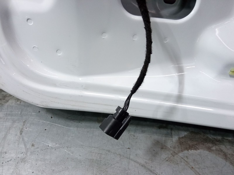 Recambio de porton trasero para ford ecosport 1.0 ecoboost referencia OEM IAM GN15N40400HC  