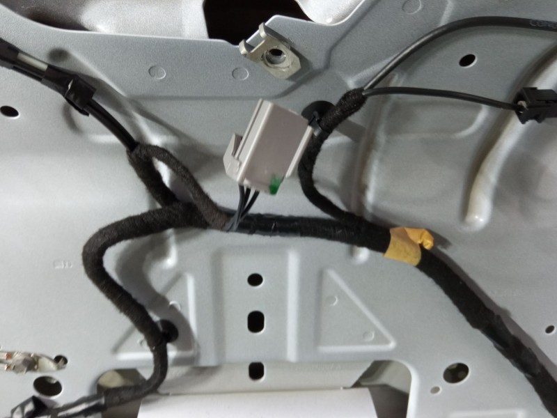 Recambio de porton trasero para ford ecosport 1.0 ecoboost referencia OEM IAM GN15N40400HC  