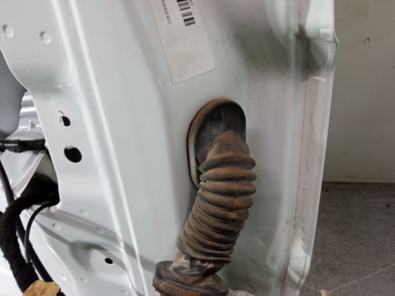 Recambio de porton trasero para ford ecosport 1.0 ecoboost referencia OEM IAM GN15N40400HC  