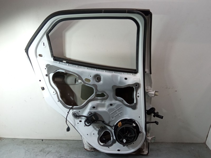 Recambio de puerta trasera izquierda para ford ecosport 1.0 ecoboost referencia OEM IAM HN15N24631AB  