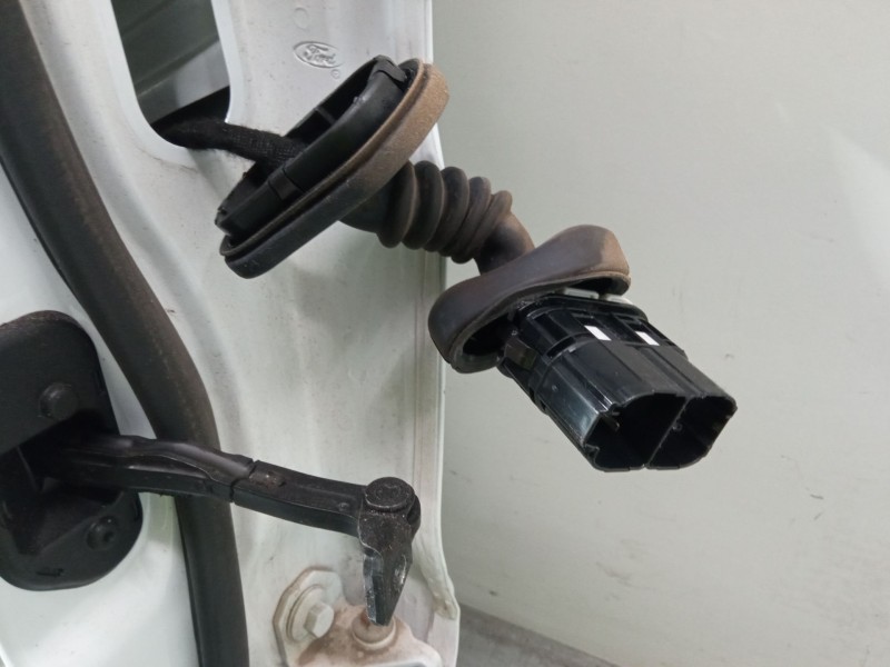 Recambio de puerta trasera izquierda para ford ecosport 1.0 ecoboost referencia OEM IAM HN15N24631AB  