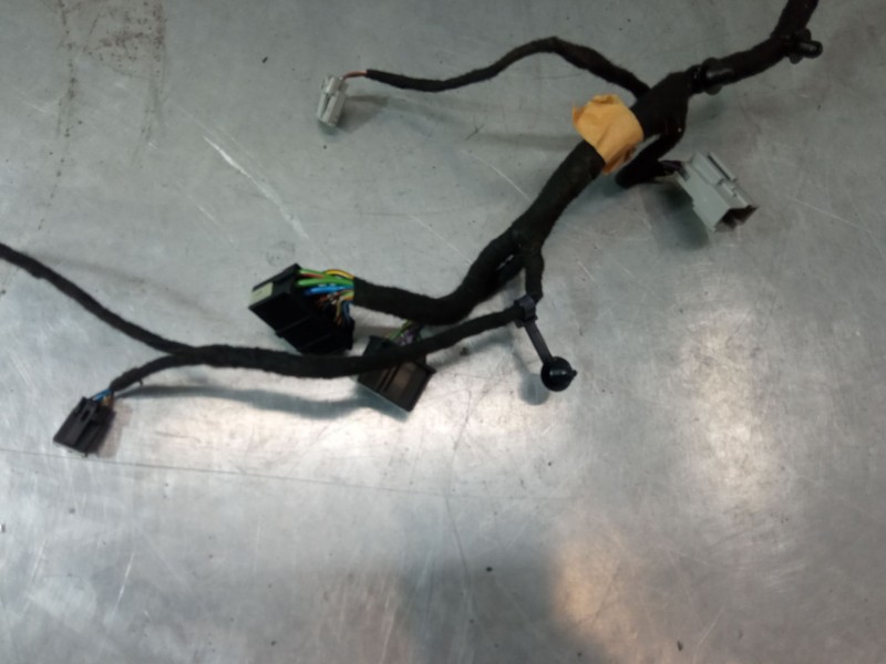 Recambio de puerta delantera izquierda para ford ecosport 1.0 ecoboost referencia OEM IAM 2400874  