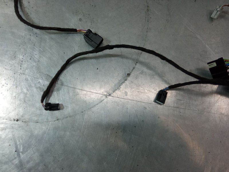 Recambio de puerta delantera izquierda para ford ecosport 1.0 ecoboost referencia OEM IAM 2400874  