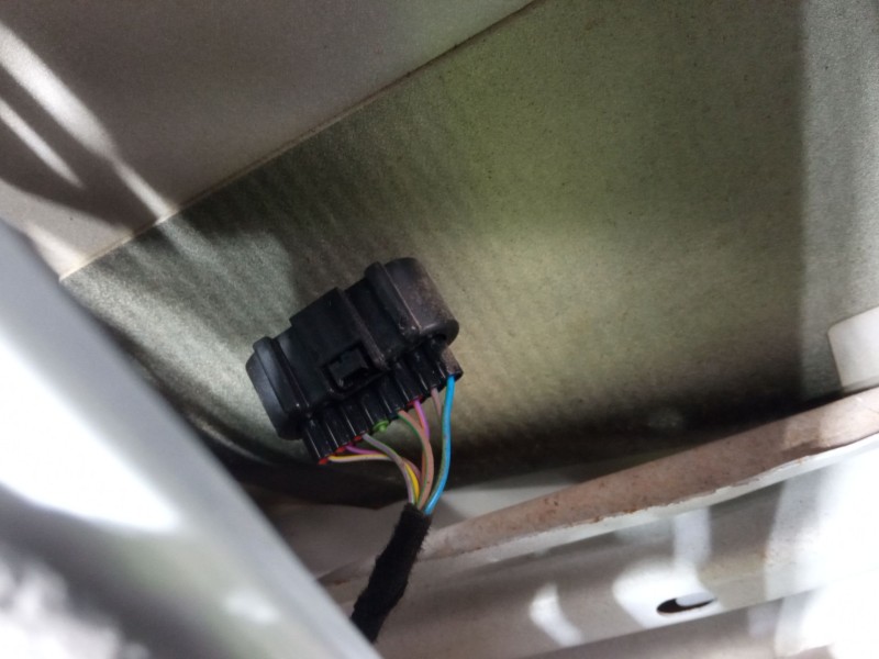 Recambio de puerta delantera izquierda para ford ecosport 1.0 ecoboost referencia OEM IAM 2400874  