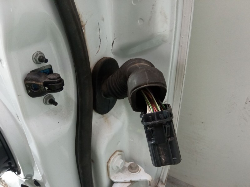 Recambio de puerta delantera izquierda para ford ecosport 1.0 ecoboost referencia OEM IAM 2400874  