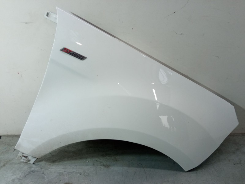 Recambio de aleta delantera derecha para ford ecosport 1.0 ecoboost referencia OEM IAM GN15N16015BA / 2205423  