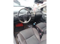 toyota yaris (_p1_) del año 2002 2