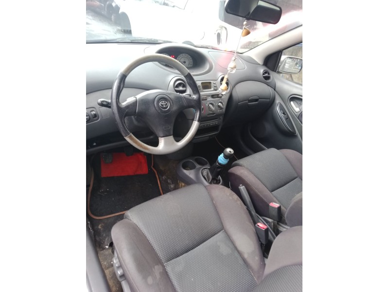 toyota yaris (_p1_) del año 2002