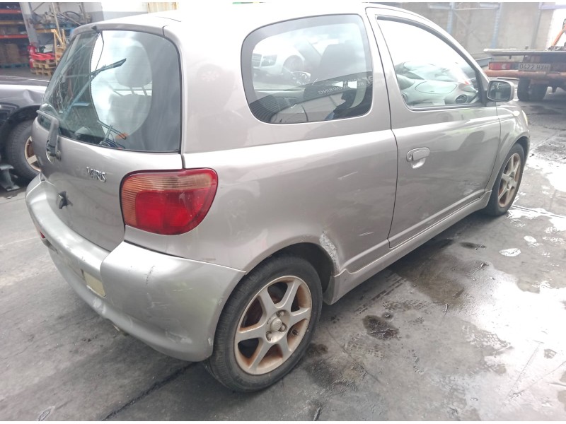 toyota yaris (_p1_) del año 2002