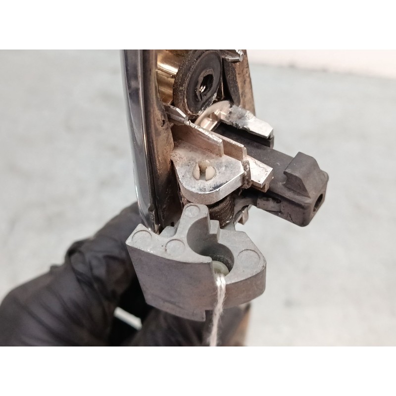 Recambio de maneta exterior puerta delantera derecha para honda fr-v (be) 1.7 (be1) referencia OEM IAM   