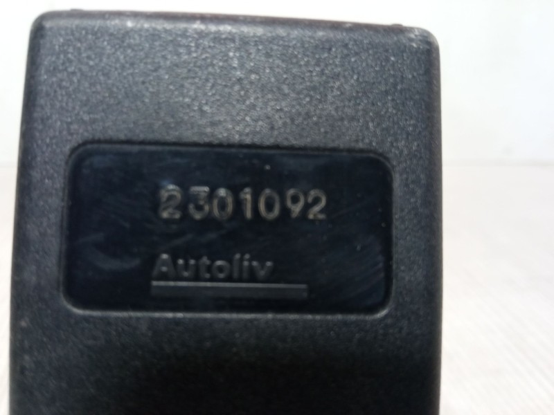 Recambio de anclaje cinturon trasero izquierdo para peugeot 206 hatchback (2a/c) 1.4 i referencia OEM IAM 2302301092  