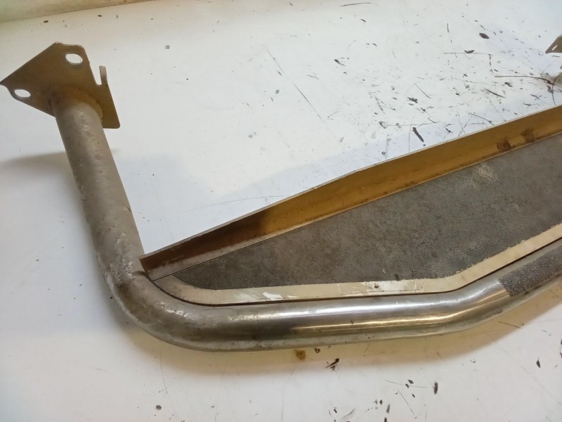 Recambio de estribo izquierdo para nissan terrano ii (r20) 2.7 td 4wd referencia OEM IAM   