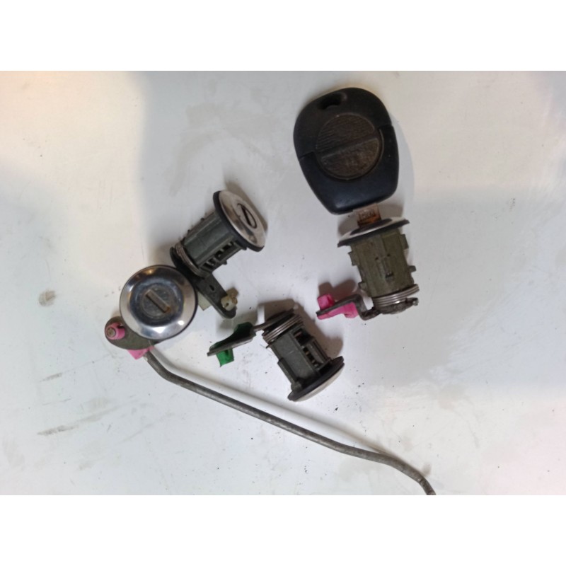 Recambio de juego bombines con llave para nissan vanette cargo furgoneta (hc 23) 2.3 d referencia OEM IAM   