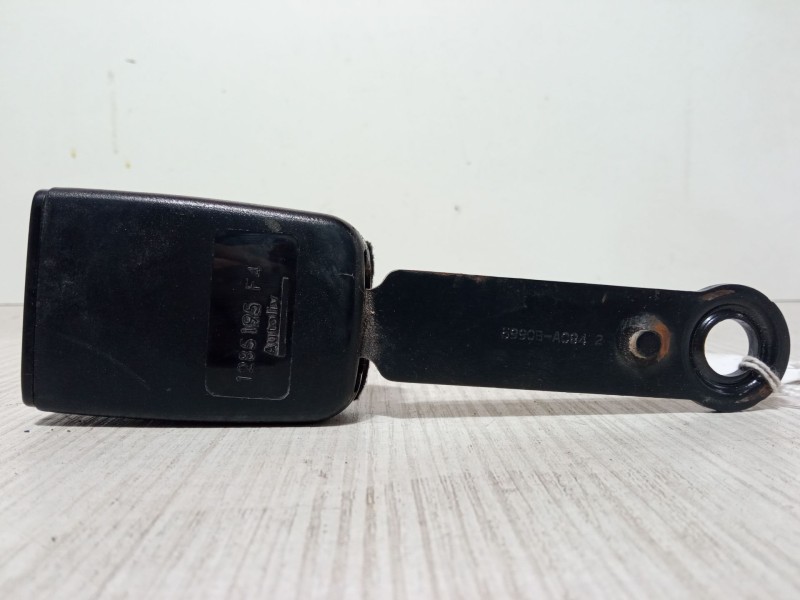 Recambio de anclaje cinturon delantero derecho para peugeot 206 hatchback (2a/c) 1.4 i referencia OEM IAM 5990B-AC842  