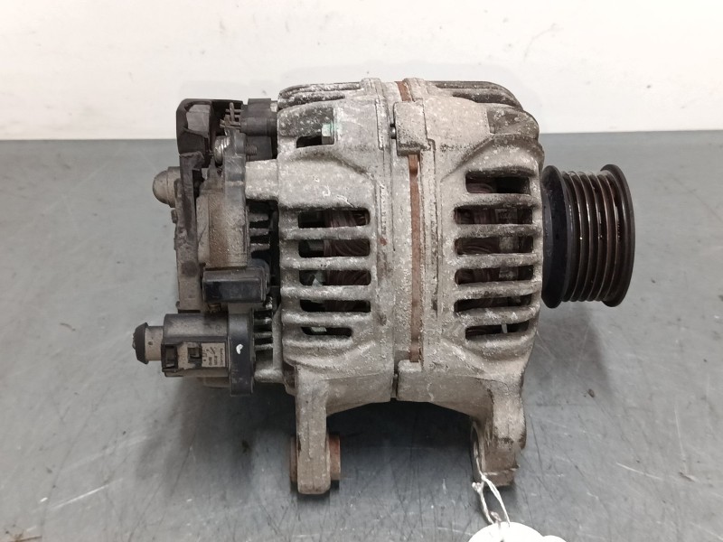 Recambio de alternador para volkswagen new beetle descapotable (1y7) 2.0 referencia OEM IAM 028903028D  
