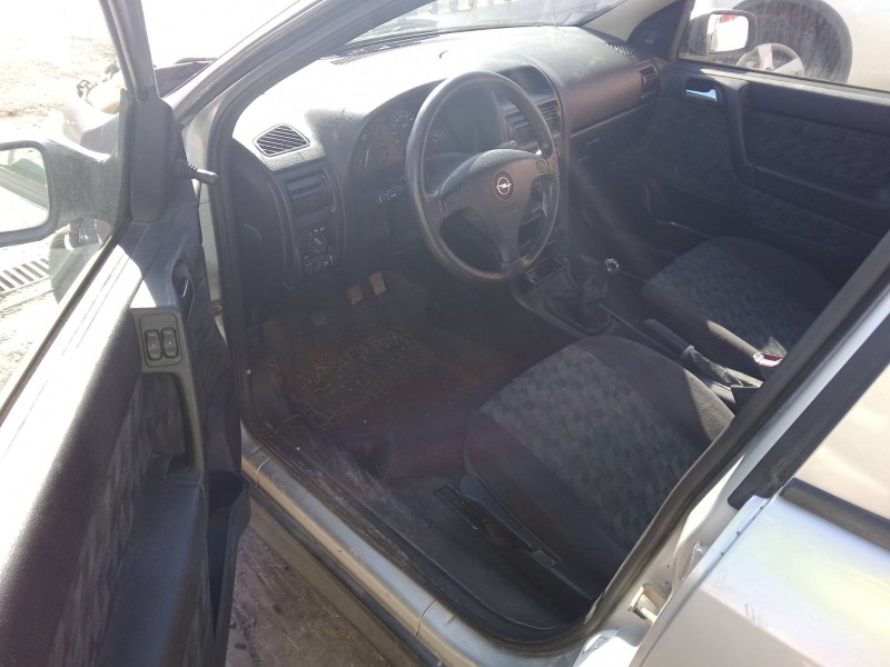 opel astra g hatchback (t98) del año 2001