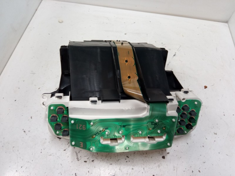 Recambio de cuadro instrumentos para toyota yaris (_p1_) 1.3 (ncp10_, scp12_) referencia OEM IAM 8380052120  