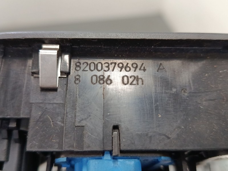 Recambio de mando elevalunas delantero izquierdo para renault modus / grand modus (f/jp0_) 1.2 16v (jp0w) referencia OEM IAM 820