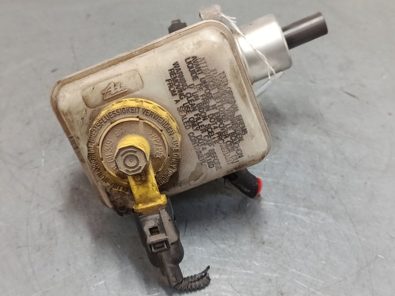 Recambio de bomba freno para volkswagen new beetle descapotable (1y7) 2.0 referencia OEM IAM   