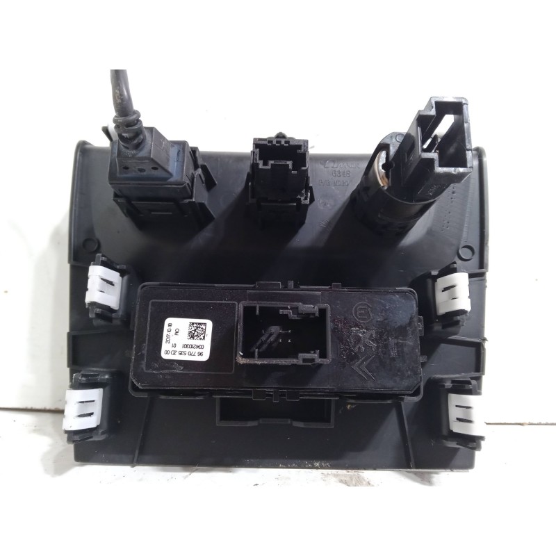 Recambio de conector usb / aux para citroën c3 aircross ii (2r_, 2c_) 1.2 puretech 110 (2rhnzb, 2rhnzw, 2rhnpx, 2rhnpj) referenc