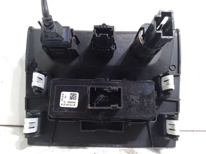 Recambio de conector usb / aux para citroën c3 aircross ii (2r_, 2c_) 1.2 puretech 110 (2rhnzb, 2rhnzw, 2rhnpx, 2rhnpj) referenc