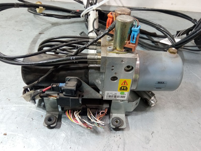 Recambio de motor capota para renault megane ii coupé-cabriolet (em0/1_) 1.6 16v referencia OEM IAM 8200149739 E84871789 