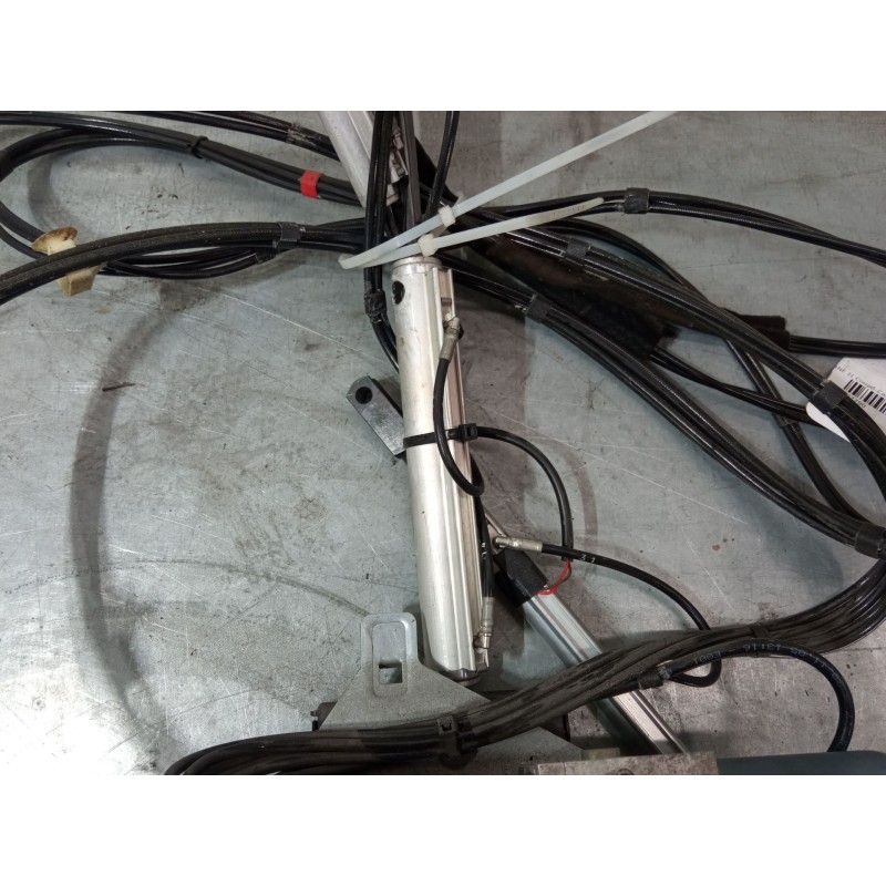 Recambio de motor capota para renault megane ii coupé-cabriolet (em0/1_) 1.6 16v referencia OEM IAM 8200149739 E84871789 