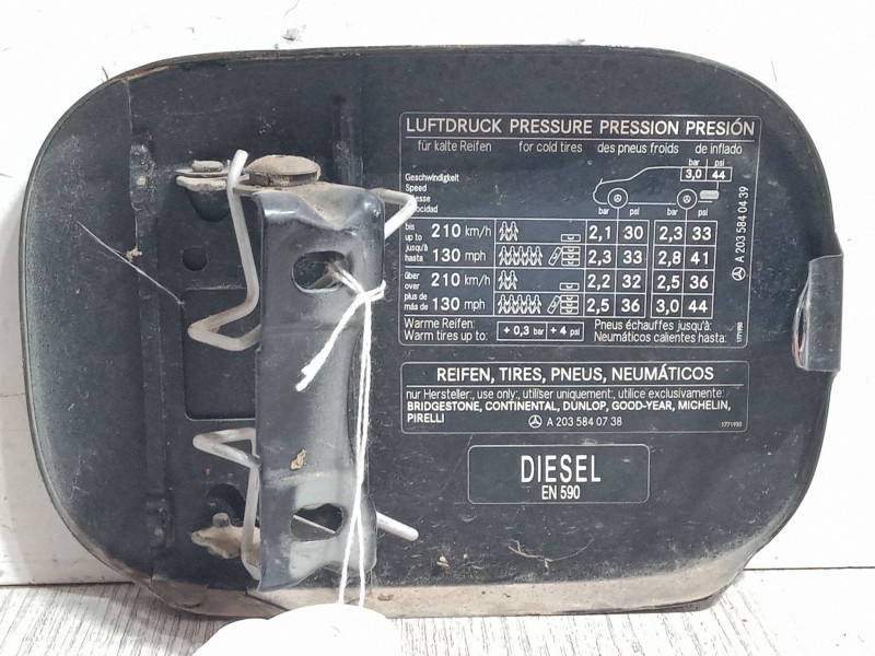 Recambio de tapa exterior combustible para daimler c 270 cdi referencia OEM IAM   