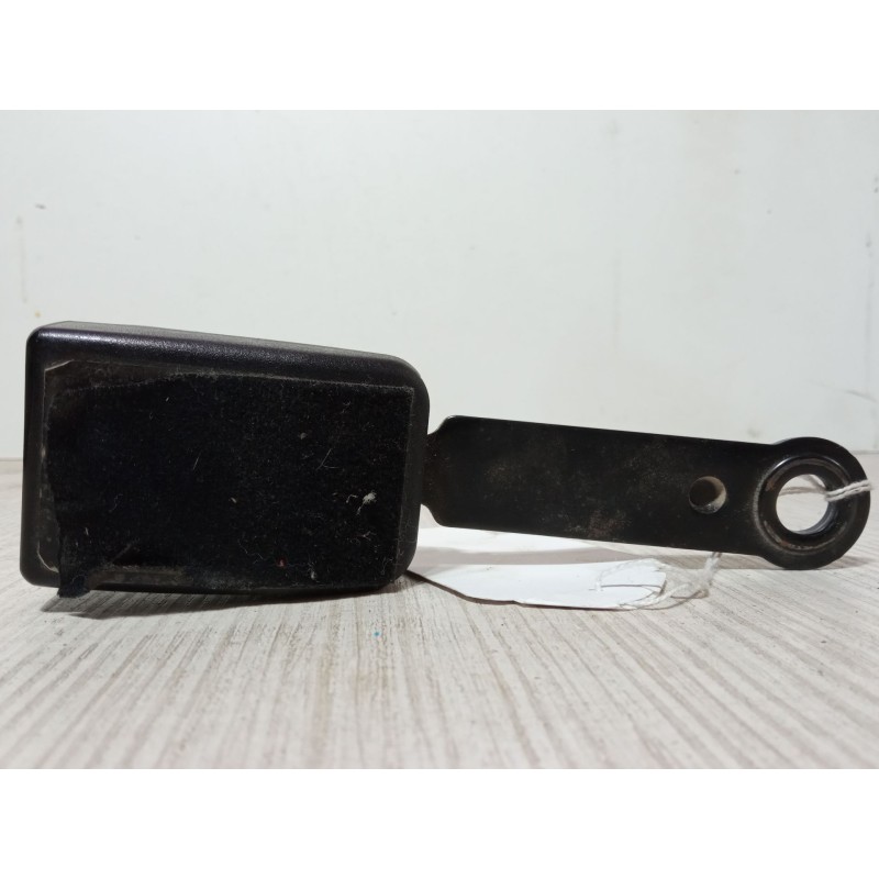 Recambio de anclaje cinturon delantero izquierdo para peugeot 206 hatchback (2a/c) 1.4 i referencia OEM IAM 2285066F1904  