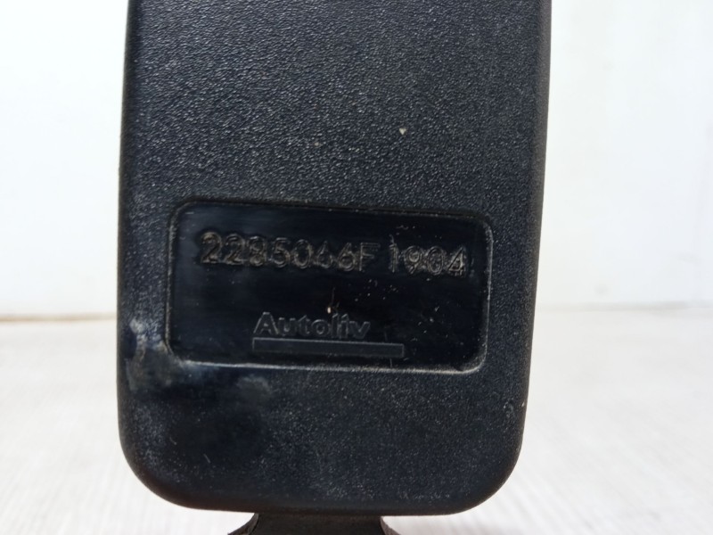 Recambio de anclaje cinturon delantero izquierdo para peugeot 206 hatchback (2a/c) 1.4 i referencia OEM IAM 2285066F1904  