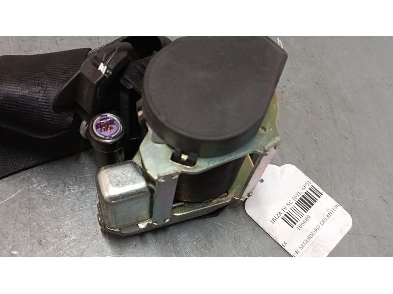 Recambio de cinturon seguridad delantero derecho para seat ibiza iv sc (6j1, 6p5) 1.4 referencia OEM IAM 6153342  