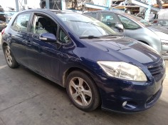 toyota auris (_e15_) del año 2010