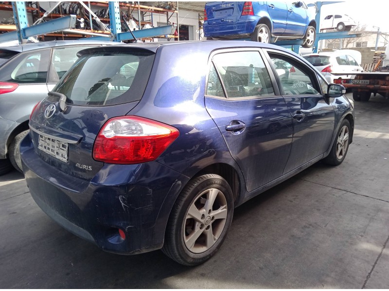 toyota auris (_e15_) del año 2010