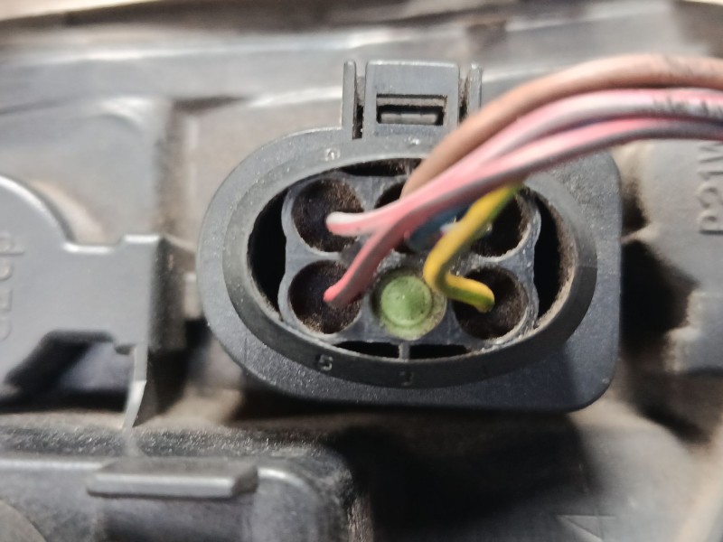 Recambio de piloto trasero derecho para audi a4 b7 avant (8ed) 2.0 tdi referencia OEM IAM   