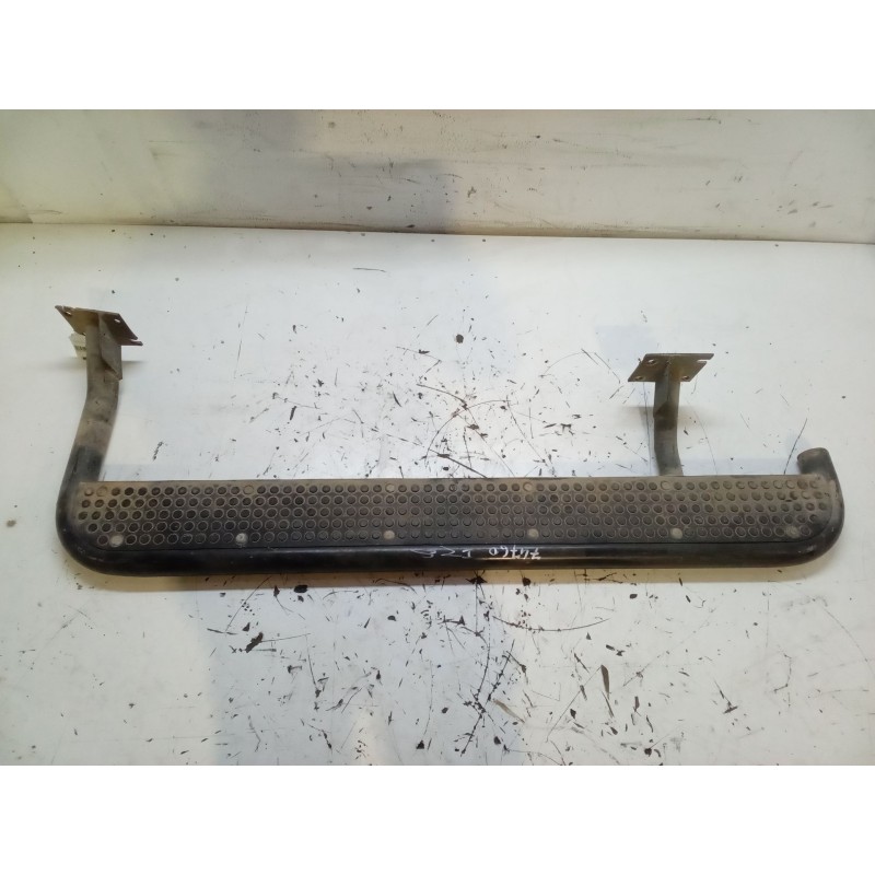 Recambio de estribo izquierdo para opel frontera a sport (u92) 2.0 i (52sud2, 55sud2) referencia OEM IAM   