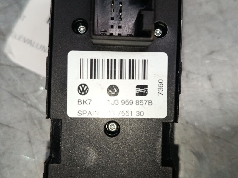 Recambio de mando elevalunas delantero izquierdo para volkswagen golf iv (1j1) 1.9 tdi referencia OEM IAM   