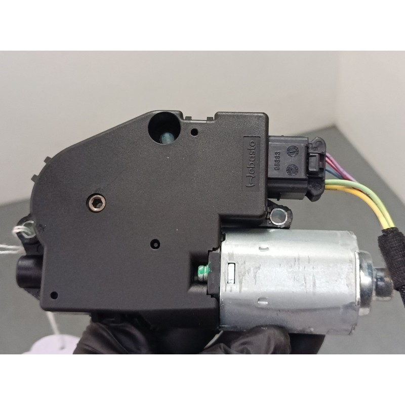 Recambio de motor techo solar para peugeot 3008 i monospace (0u_) 1.6 hdi referencia OEM IAM WR09B77AA  