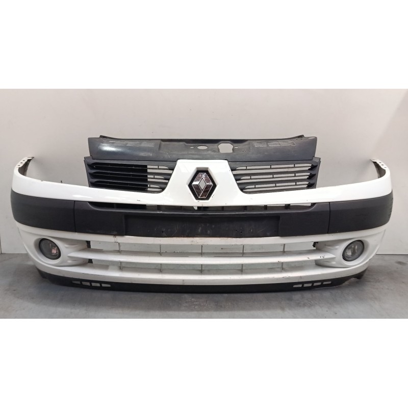 Recambio de paragolpes delantero para renault clio ii (bb_, cb_) 1.2 (bb0a, bb0f, bb10, bb1k, bb28, bb2d, bb2h, cb0a,... referen