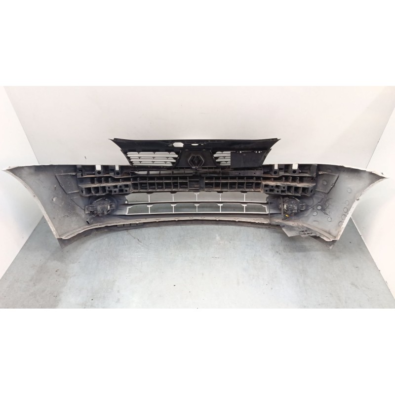 Recambio de paragolpes delantero para renault clio ii (bb_, cb_) 1.2 (bb0a, bb0f, bb10, bb1k, bb28, bb2d, bb2h, cb0a,... referen
