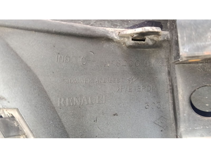 Recambio de paragolpes delantero para renault clio ii (bb_, cb_) 1.2 (bb0a, bb0f, bb10, bb1k, bb28, bb2d, bb2h, cb0a,... referen