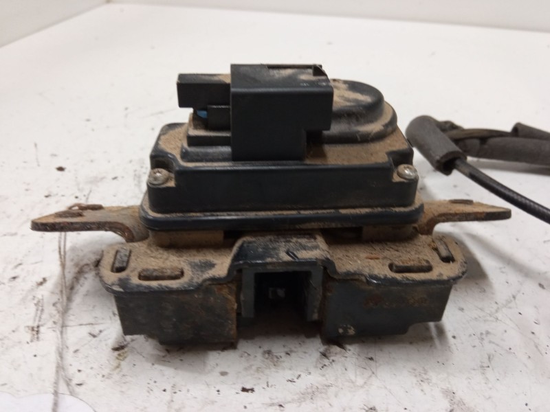 Recambio de cerradura maletero / porton para dodge caliber 2.0 crd referencia OEM IAM   